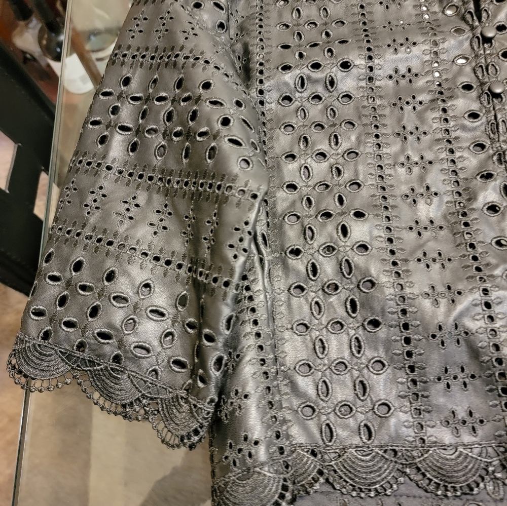 ZARA LIMITED EDITION TOP SIZE SMALL